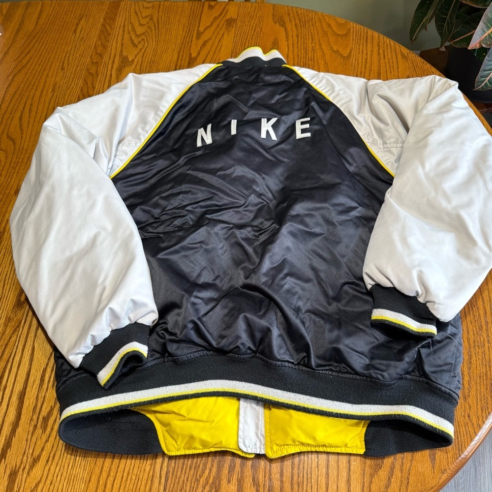Nike Bomber Jacket Size Large (12-14)